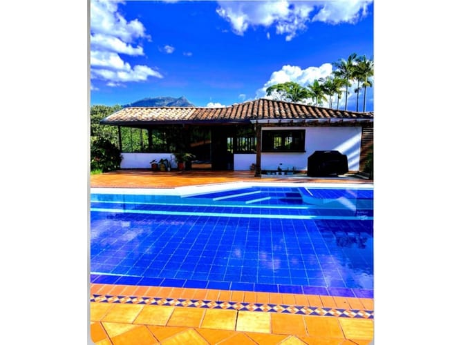 Casa de 3 alcobas en arriendo en La Veta, Copacabana, 1500 m² · foto 17 de 23