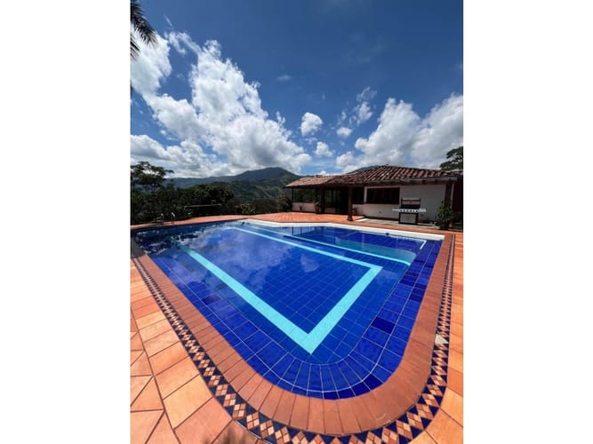 Casa de 3 alcobas en arriendo en La Veta, Copacabana, 1500 m² · foto 20 de 23