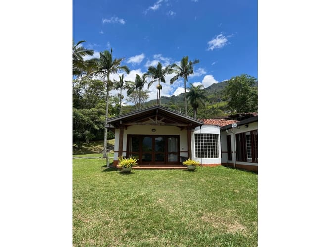 Casa de 3 alcobas en venta en La Veta, Copacabana, 1500 m² · foto 23 de 24