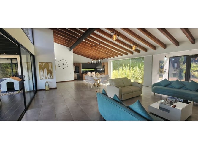 Casa de 4 alcobas en venta en El Carmen De Viboral, El Carmen de Viboral, 400 m² · foto 4 de 17