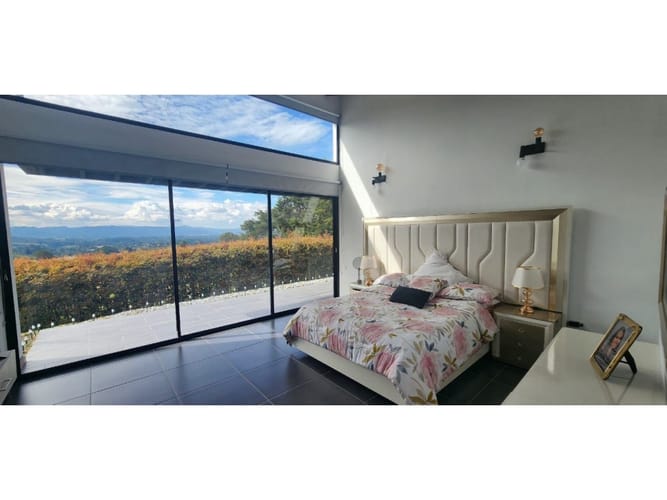 Casa de 4 alcobas en venta en El Carmen De Viboral, El Carmen de Viboral, 400 m² · foto 9 de 17