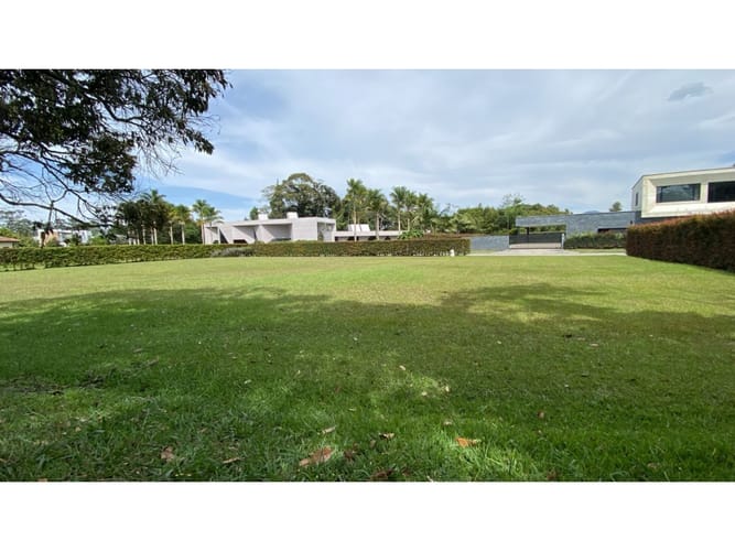 Lote en venta en Llano Grande, Rionegro, 2469 m² · foto 3 de 8