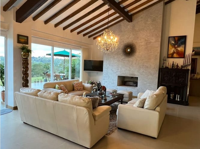 Casa de 4 alcobas en arriendo en El Retiro, 550 m² · foto 2 de 16