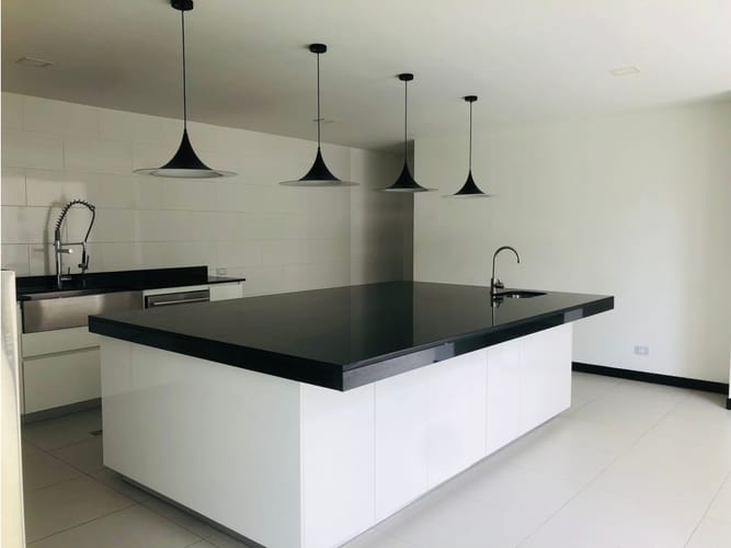 Casa de 4 alcobas en arriendo en El Retiro, 575 m² · foto 6 de 19