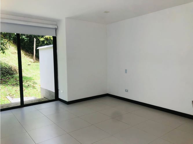 Casa de 4 alcobas en arriendo en El Retiro, 575 m² · foto 9 de 19