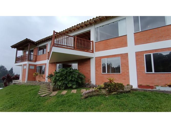 Casa de 4 alcobas en venta en Mampuesto, Rionegro, 350 m² · foto 3 de 24