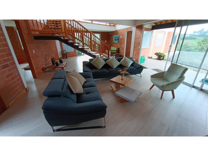Casa de 4 alcobas en venta en Mampuesto, Rionegro, 350 m² · foto 4 de 24