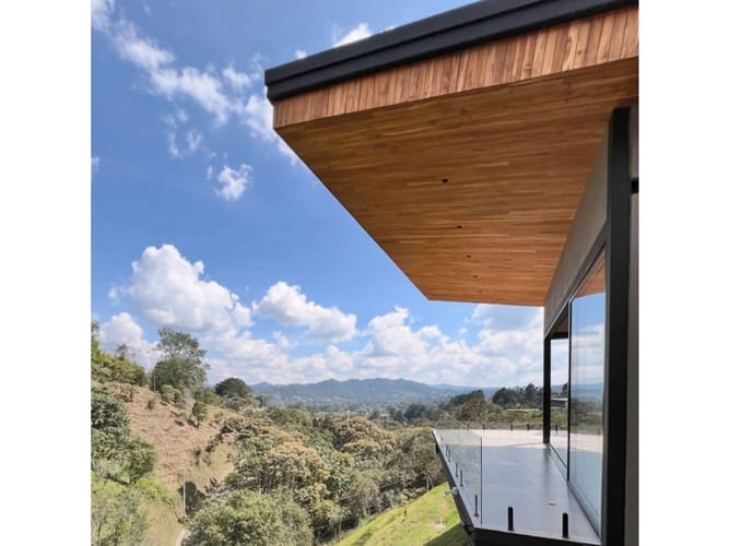 Casa de 5 alcobas en venta en Puente Pelaez, El Retiro, 413 m² · foto 3 de 12