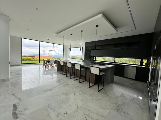 Casa de 7 alcobas en venta en El Tablazo, Rionegro, 1000 m² · foto 6 de 24