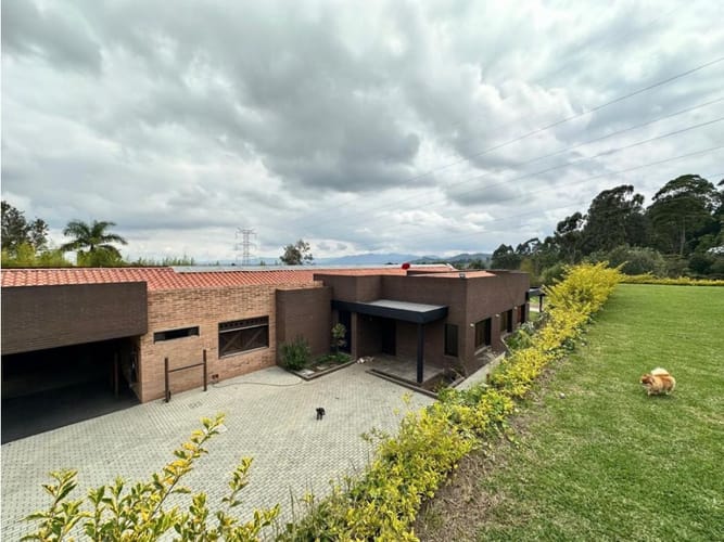 Casa de 7 alcobas en venta en El Tablazo, Rionegro, 1000 m² · foto 19 de 24