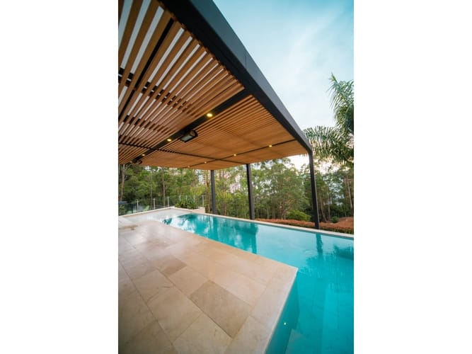 Casa de 4 alcobas en venta en El Poblado, Medellín, 450 m² · foto 2 de 24