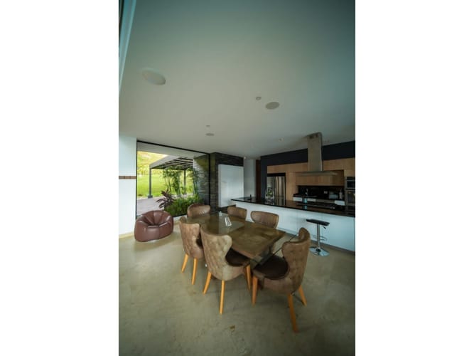Casa de 4 alcobas en venta en El Poblado, Medellín, 450 m² · foto 4 de 24
