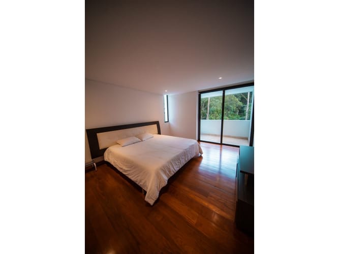 Casa de 4 alcobas en venta en El Poblado, Medellín, 450 m² · foto 13 de 24