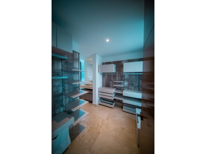 Casa de 4 alcobas en venta en El Poblado, Medellín, 450 m² · foto 15 de 24