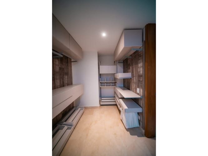 Casa de 4 alcobas en venta en El Poblado, Medellín, 450 m² · foto 17 de 24