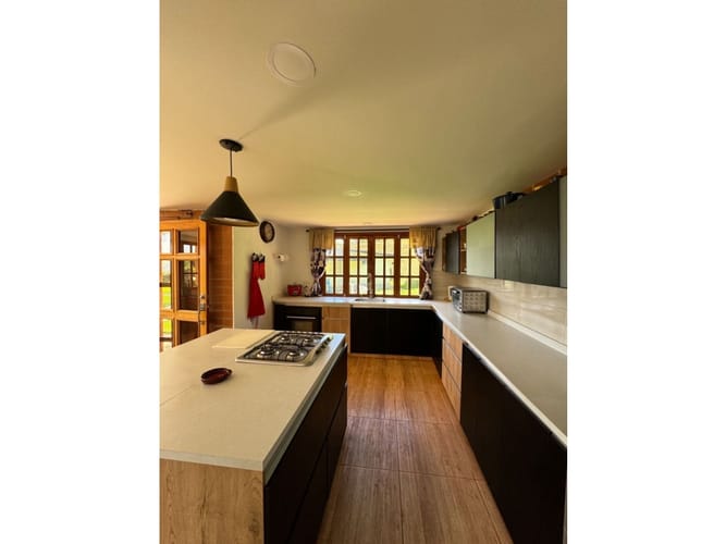 Casa de 4 alcobas en venta en Guarne, 270 m² · foto 3 de 24