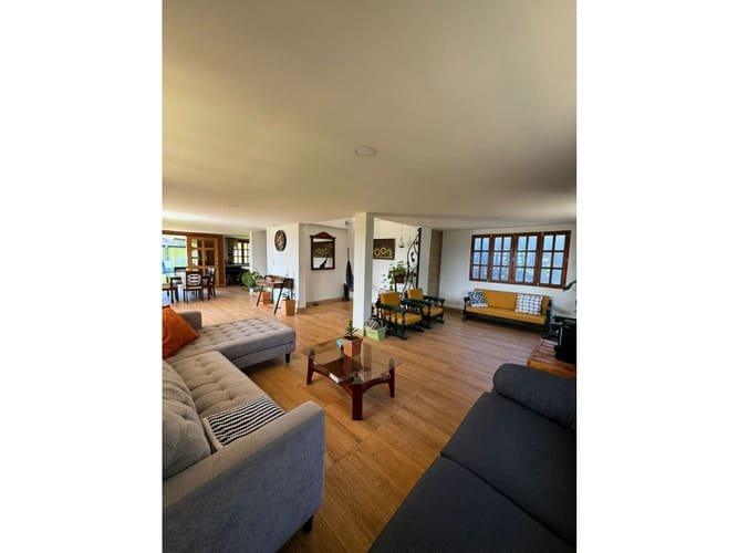 Casa de 4 alcobas en venta en Guarne, 270 m² · foto 4 de 24