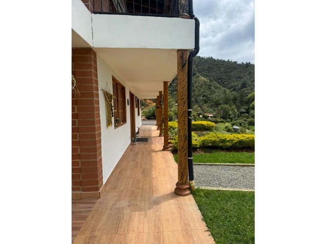 Casa de 4 alcobas en venta en Guarne, 270 m² · foto 23 de 24