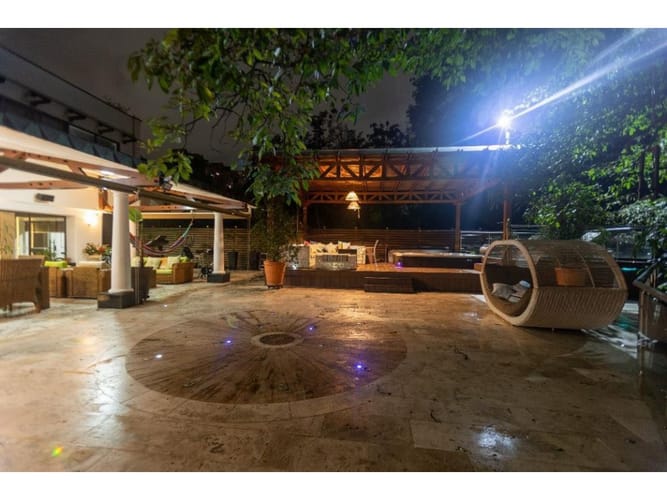 Casa de 5 alcobas en venta en El Poblado, Candelaria, 538 m² · foto 8 de 21