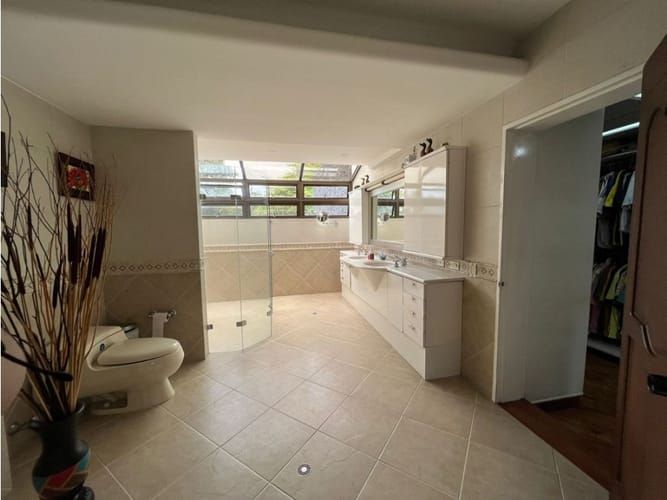 Casa de 5 alcobas en venta en El Poblado, Candelaria, 538 m² · foto 11 de 21