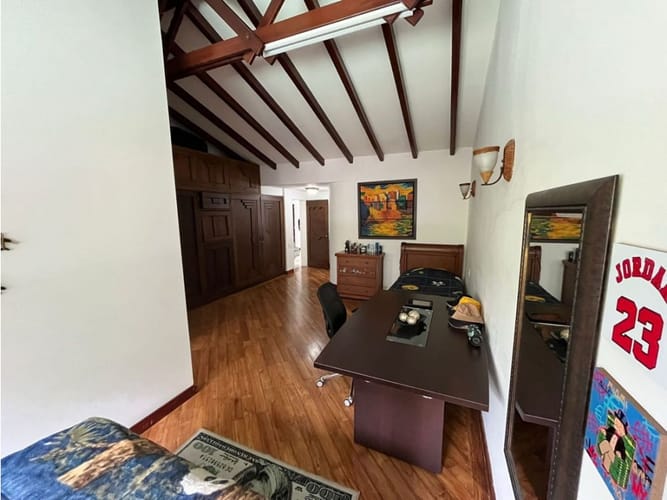 Casa de 5 alcobas en venta en El Poblado, Candelaria, 538 m² · foto 12 de 21