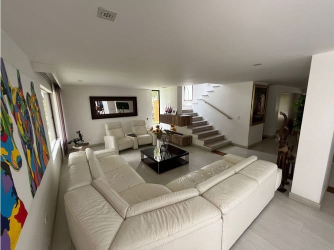 Casa de 5 alcobas en venta en El Poblado, Candelaria, 538 m² · foto 20 de 21