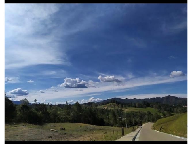 Lote en venta en Pantanillo, El Retiro, 2258 m² · foto 2 de 3
