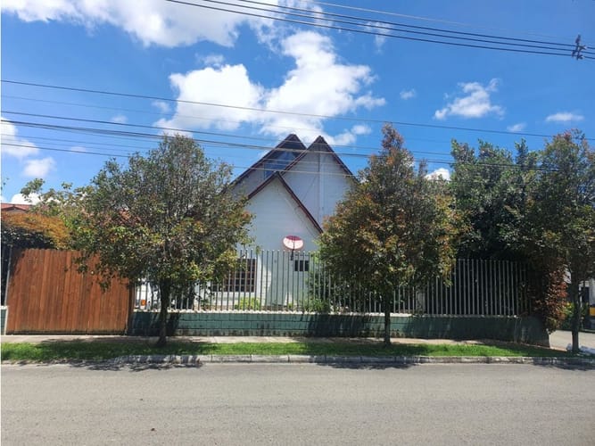 Casa de 4 alcobas en venta en Medellín, 330 m² · foto 9 de 24
