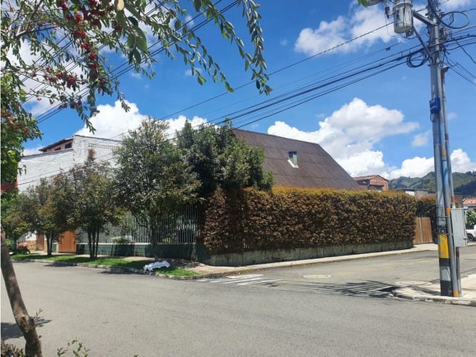 Casa de 4 alcobas en venta en Medellín, 330 m² · foto 10 de 24