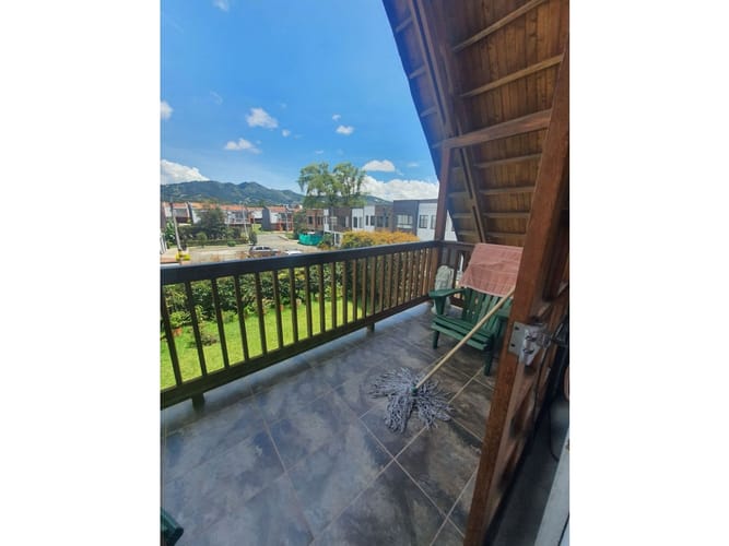 Casa de 4 alcobas en venta en Medellín, 330 m² · foto 17 de 24