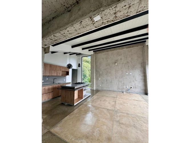 Casa de 4 alcobas en venta en El Esclavo, Medellín, 310 m² · foto 2 de 24