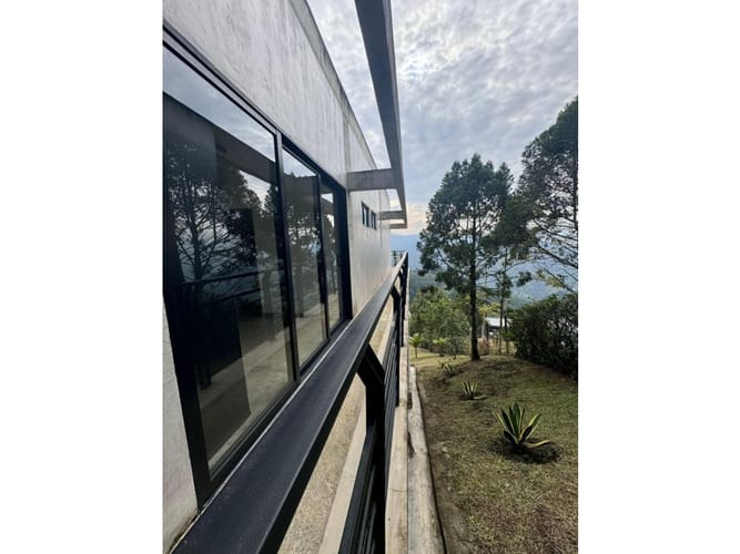 Casa de 4 alcobas en venta en El Esclavo, Medellín, 310 m² · foto 16 de 24