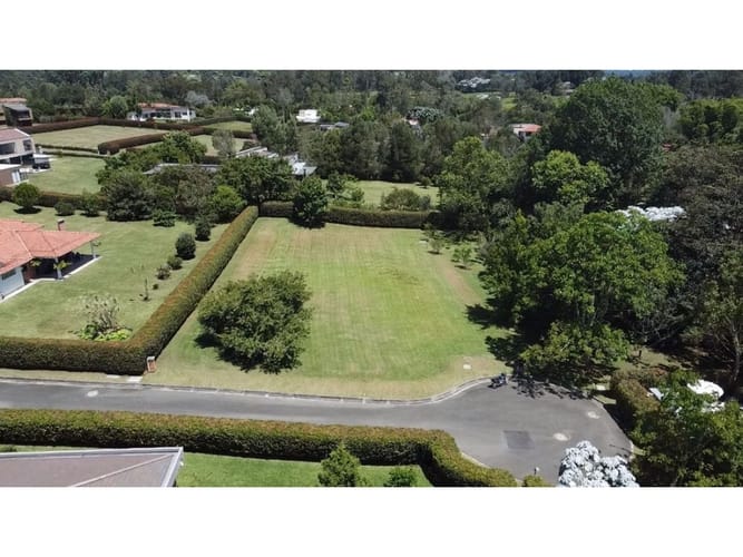 Lote en venta en Guamito, La Ceja, 2925 m² · foto 2 de 11