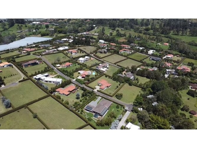 Lote en venta en Guamito, La Ceja, 2925 m² · foto 9 de 11