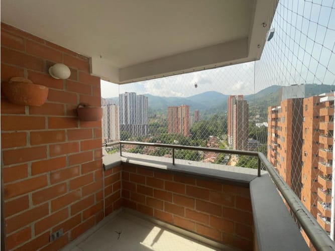Apartamento de 3 alcobas en venta en Vegas De La Doctora, Sabaneta, 66 m² · foto 2 de 24