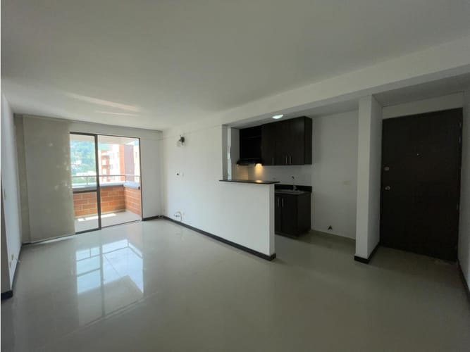 Apartamento de 3 alcobas en venta en Vegas De La Doctora, Sabaneta, 66 m² · foto 3 de 24