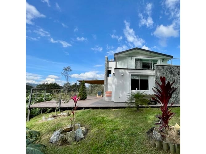 Casa de 4 alcobas en venta en El Retiro, 241 m² · foto 3 de 9