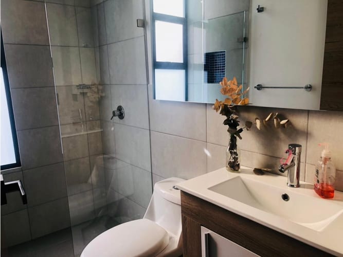 Casa de 5 alcobas en venta en Belchite, Rionegro, 370 m² · foto 13 de 24