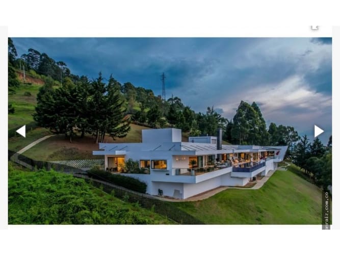 Casa de 8 alcobas en venta en Asomadera No.3, Medellín, 1800 m² · foto 2 de 24