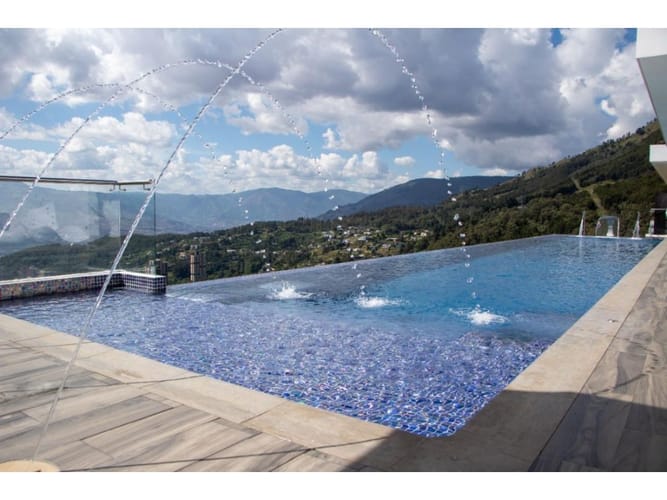 Casa de 8 alcobas en venta en Asomadera No.3, Medellín, 1800 m² · foto 5 de 24