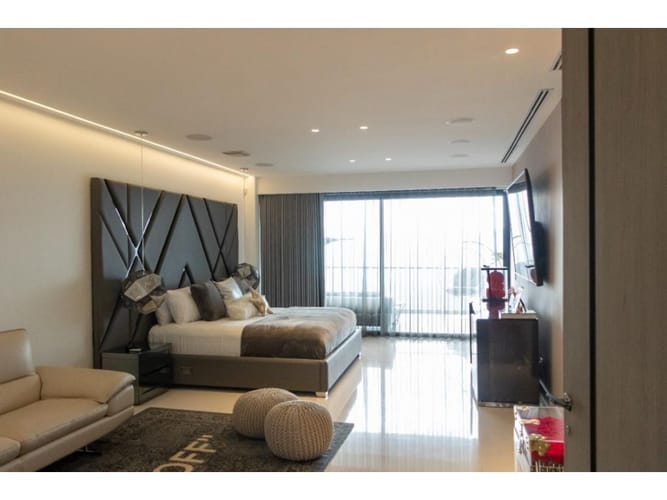 Casa de 8 alcobas en venta en Asomadera No.3, Medellín, 1800 m² · foto 15 de 24