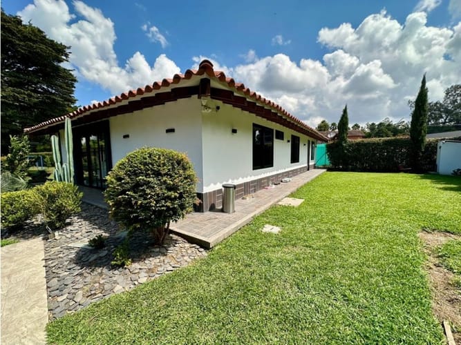 Casa de 3 alcobas en venta en Llano Grande, Rionegro, 300 m² · foto 4 de 7