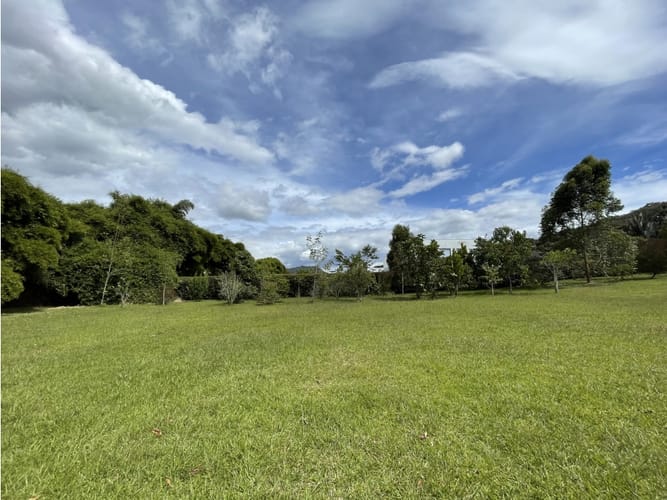 Lote en venta en Cabeceras De Llanogrande, Rionegro, 3200 m² · foto 3 de 24