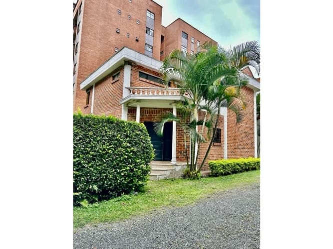 Casa de 4 alcobas en venta en Santa Maria De Los Angeles, Medellín, 360 m² · foto 2 de 24