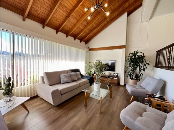 Casa de 5 alcobas en venta en La Macarena, Rionegro, 722 m² · foto 16 de 24