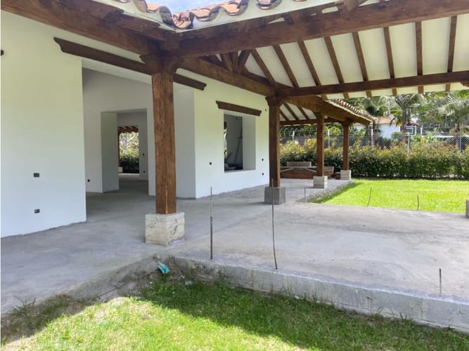 Casa de 1 alcoba en arriendo en Llano Grande, Rionegro, 300 m² · foto 2 de 8