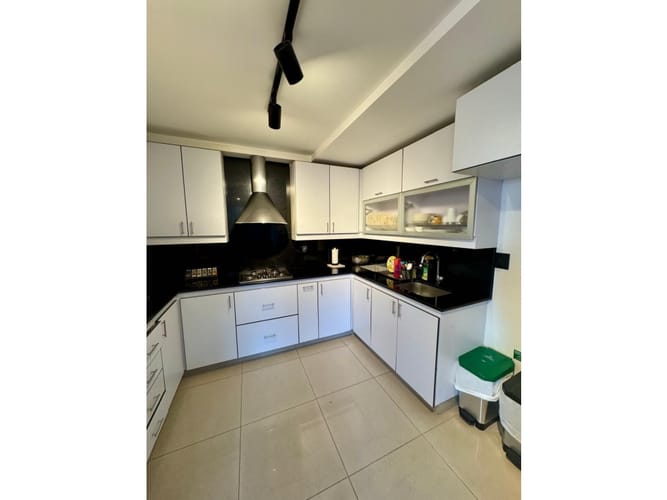 Apartamento de 3 alcobas en arriendo en El Tesoro, Medellín, 260 m² · foto 20 de 24