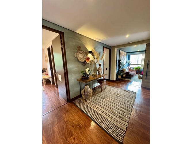 Apartamento de 3 alcobas en arriendo en El Tesoro, Medellín, 260 m² · foto 23 de 24