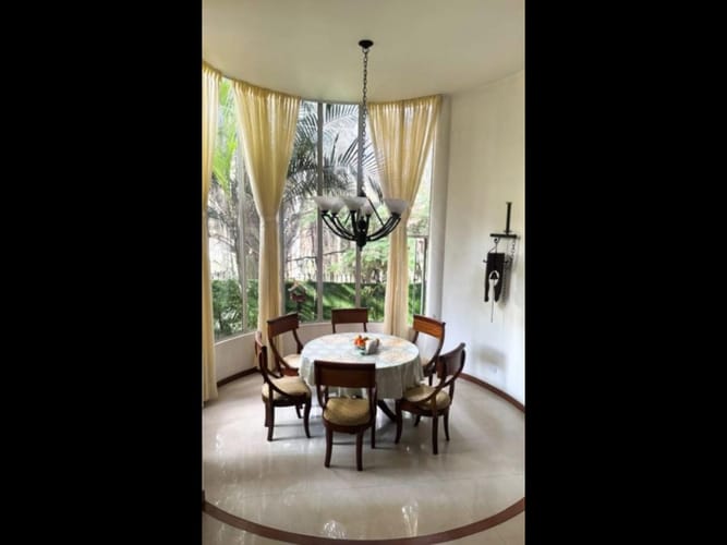 Casa de 5 alcobas en venta en Sabaneta Real, Medellín, 360 m² · foto 3 de 11