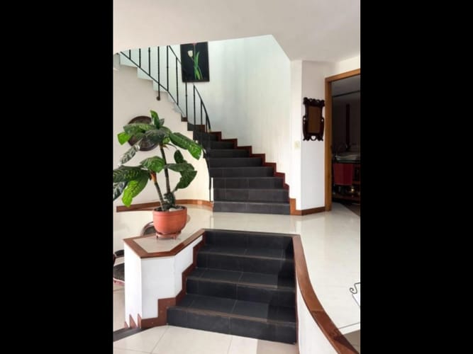 Casa de 5 alcobas en venta en Sabaneta Real, Medellín, 360 m² · foto 4 de 11